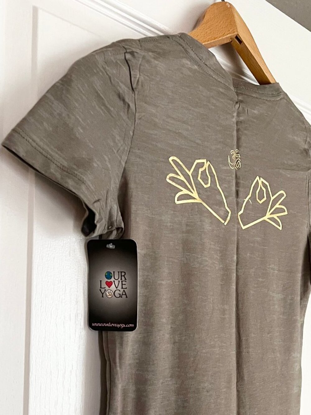 {NWT} *OUR LOVE YOGA* Sacred Hand Design - Women’s T-Shirt, Size (S)